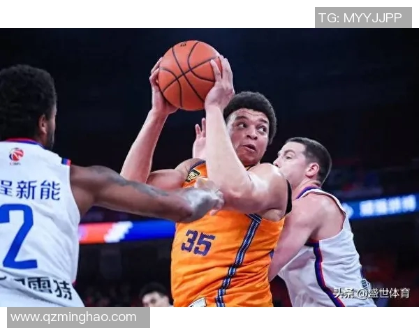 上海男篮全运赛场对决北京队展现篮球激情与实力较量